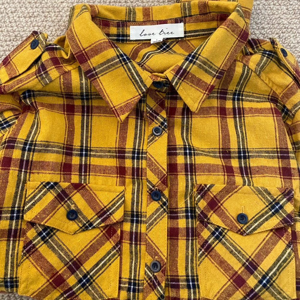 Super cute yellow plaid button for the fall